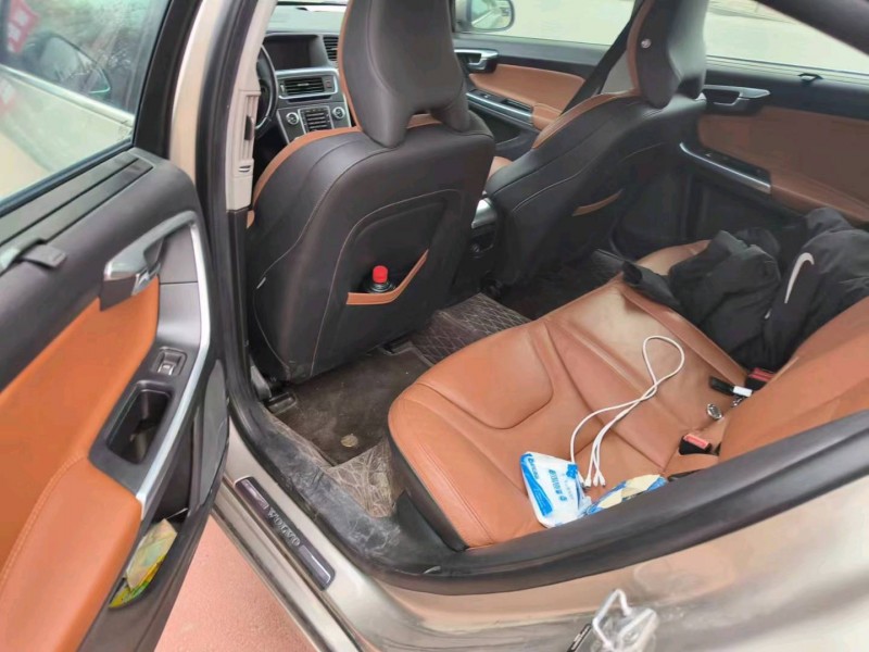 济宁15年沃尔沃S60L5