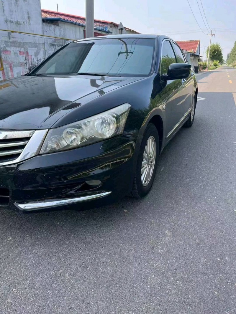 济宁13年本田雅阁2