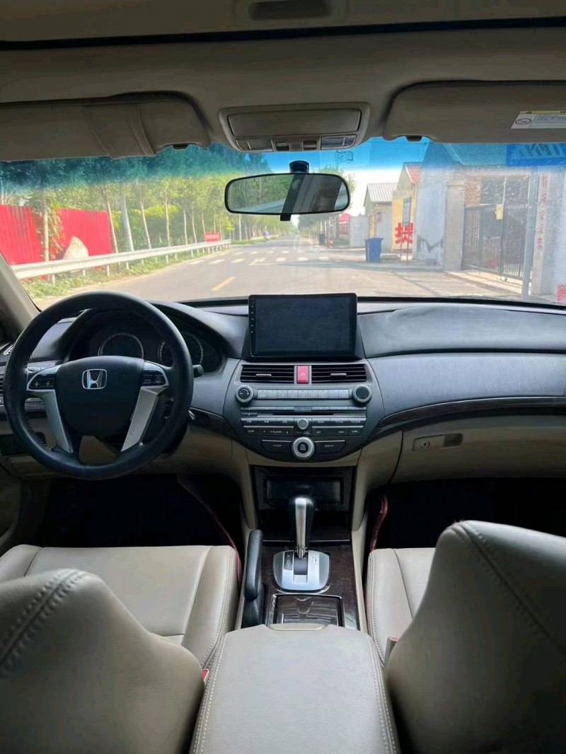 济宁13年本田雅阁4