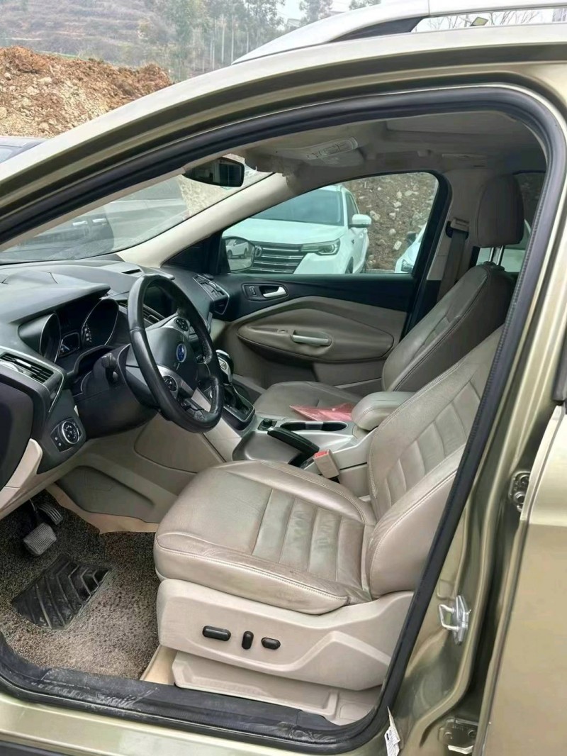 重庆13年福特翼虎9