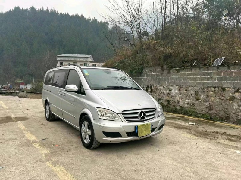 重庆12年奔驰唯雅诺2