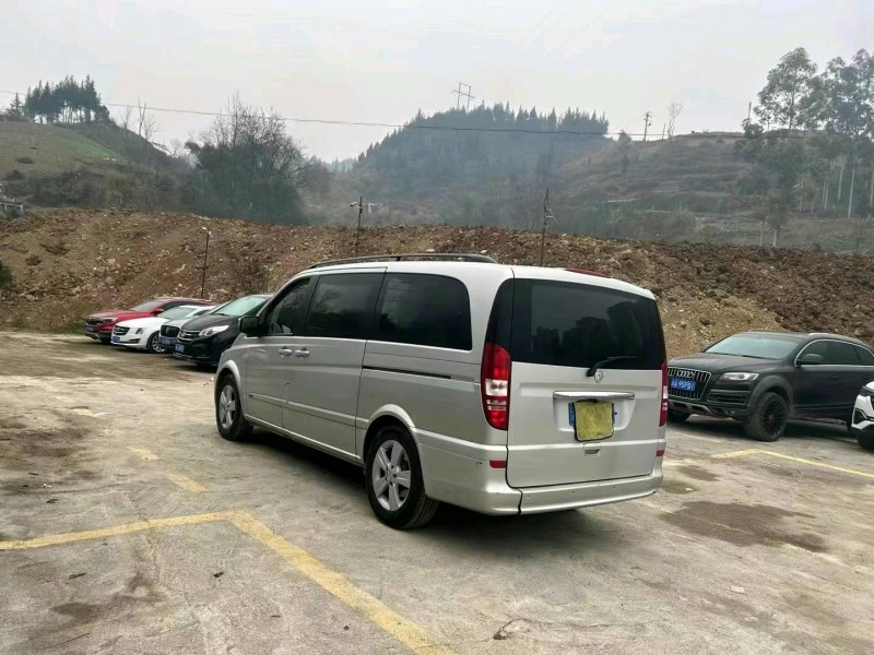 重庆12年奔驰唯雅诺5