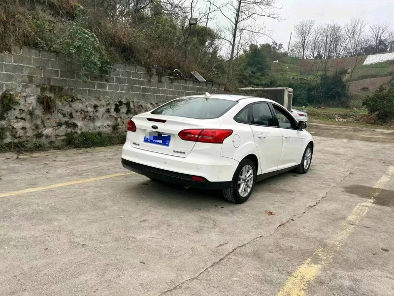 重庆17年福特福克斯4