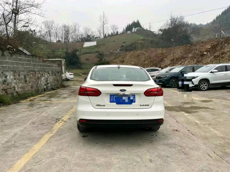 重庆17年福特福克斯5