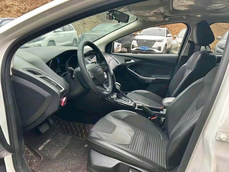 重庆17年福特福克斯9