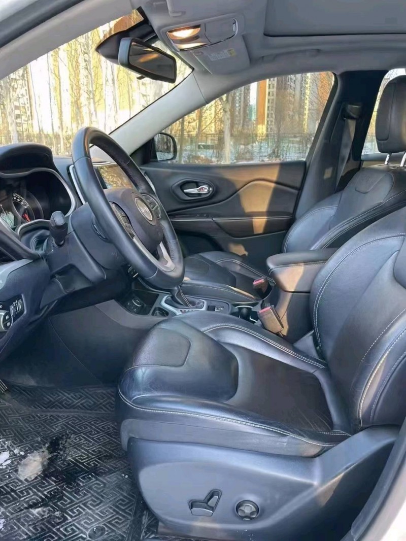 石家庄18年Jeep自由光5