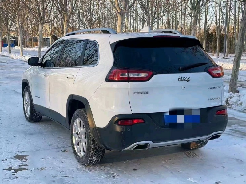 石家庄18年Jeep自由光8