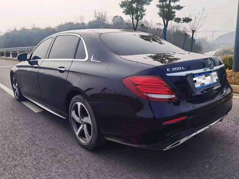 宜昌17年奔馳E8