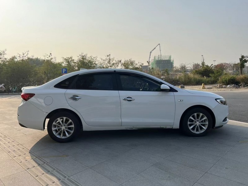 东莞18年别克英朗7