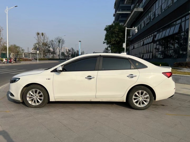 东莞18年别克英朗8