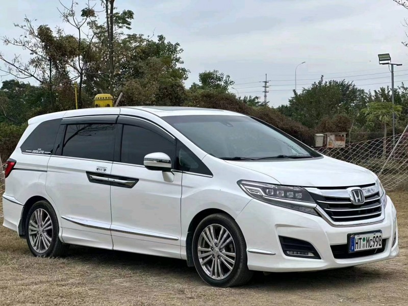 汕头18年本田艾力绅2