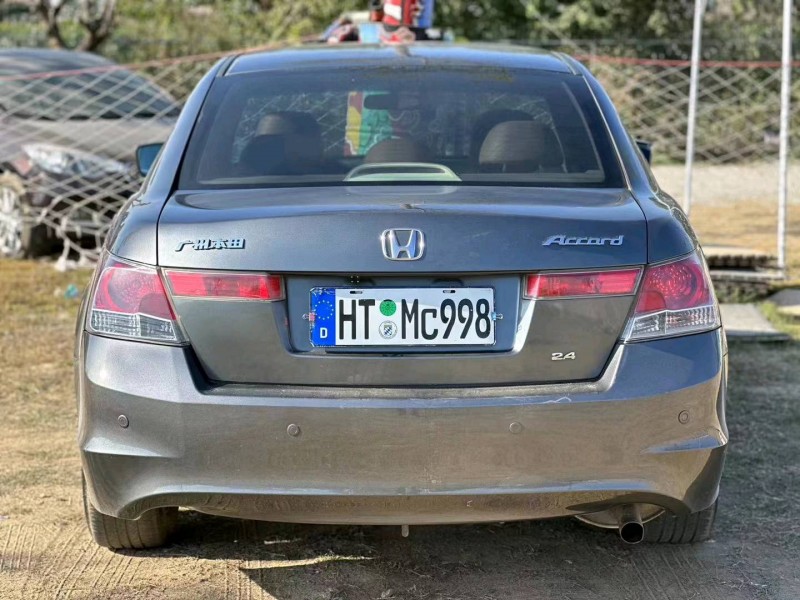 汕头08年本田雅阁8