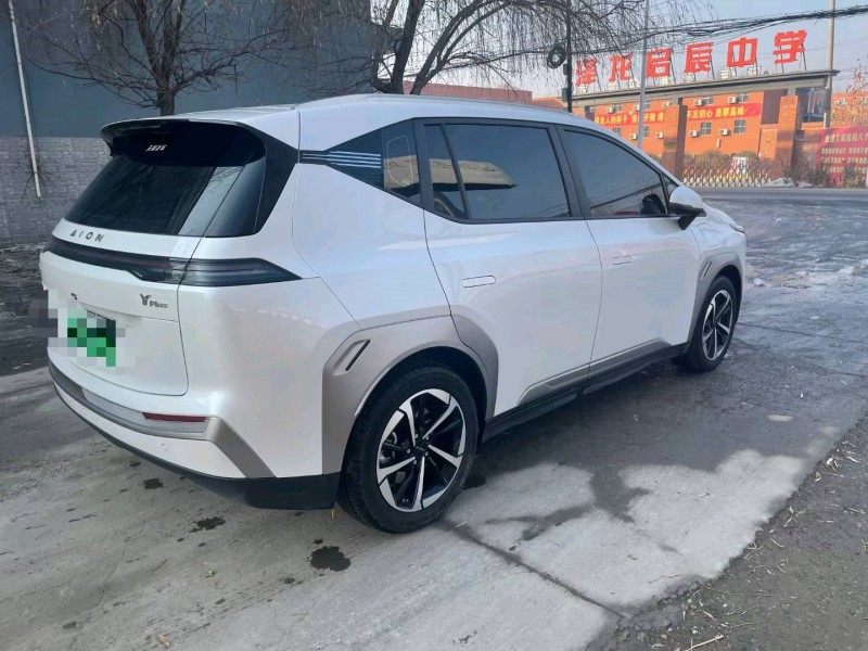 保定23年传祺埃安Y8