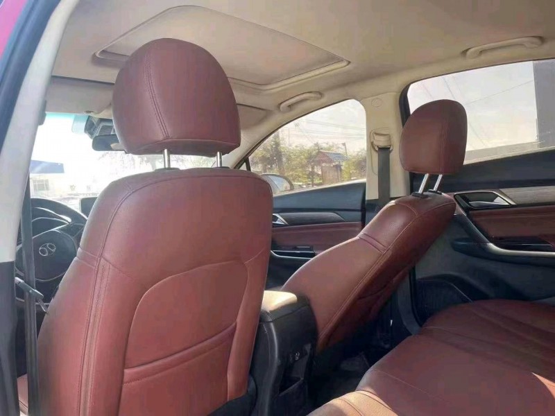 保定18年北汽绅宝D506