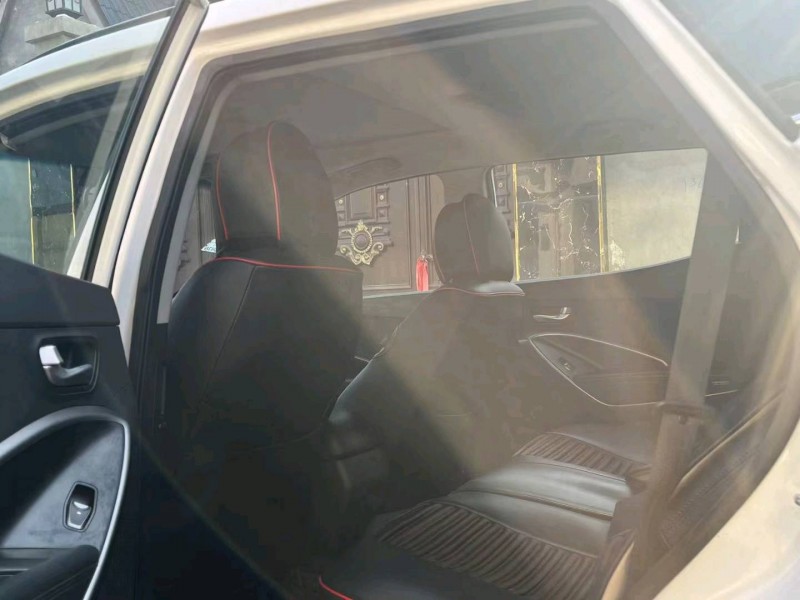 保定13年现代新胜达5