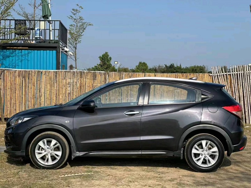 汕头16年本田缤智3