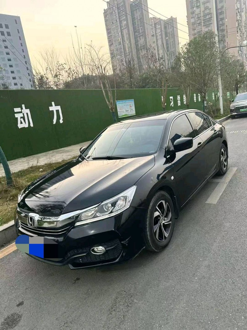 重庆18年本田雅阁4