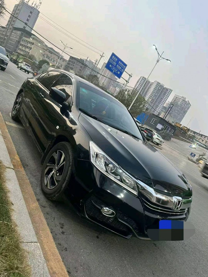 重庆18年本田雅阁6