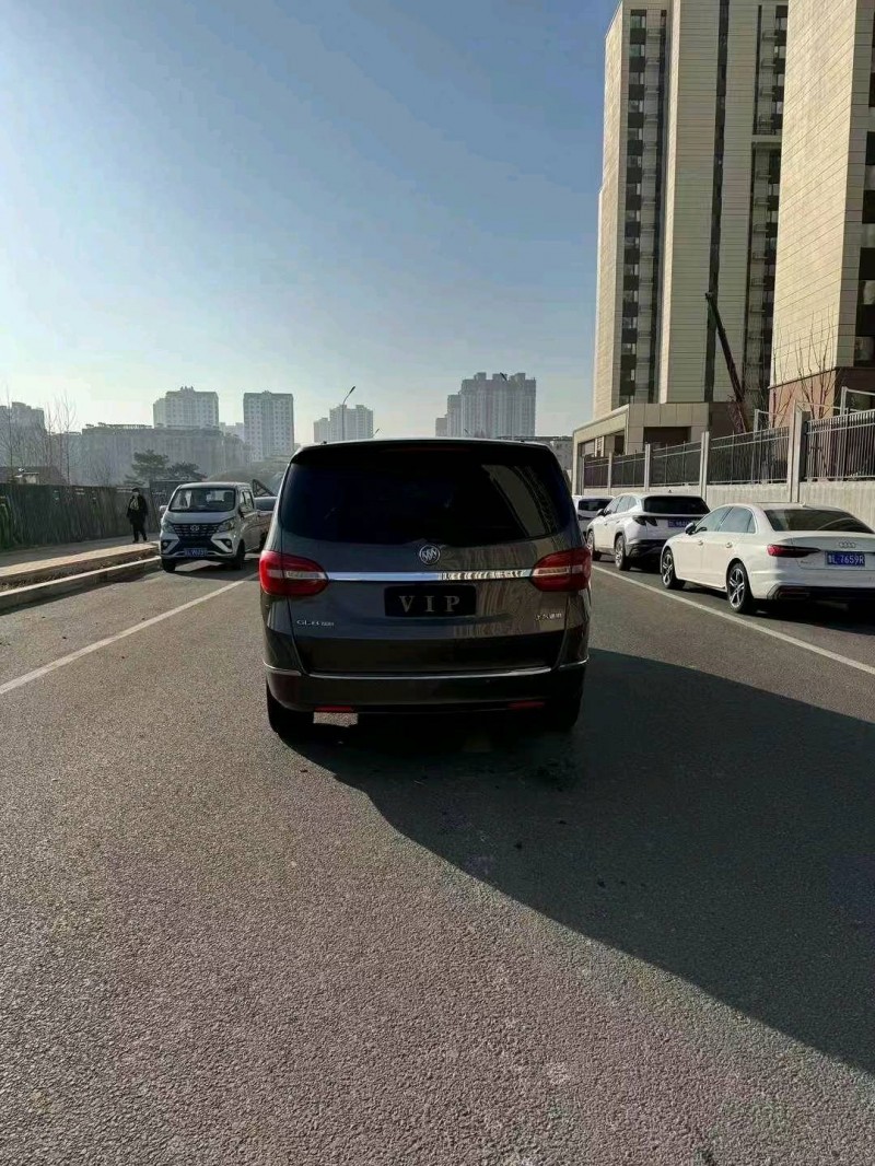 枣庄17年别克GL89