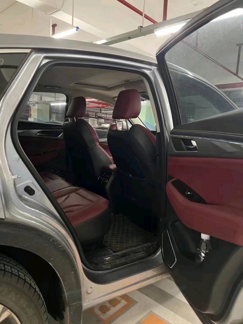 重庆23年长安汽车CS854