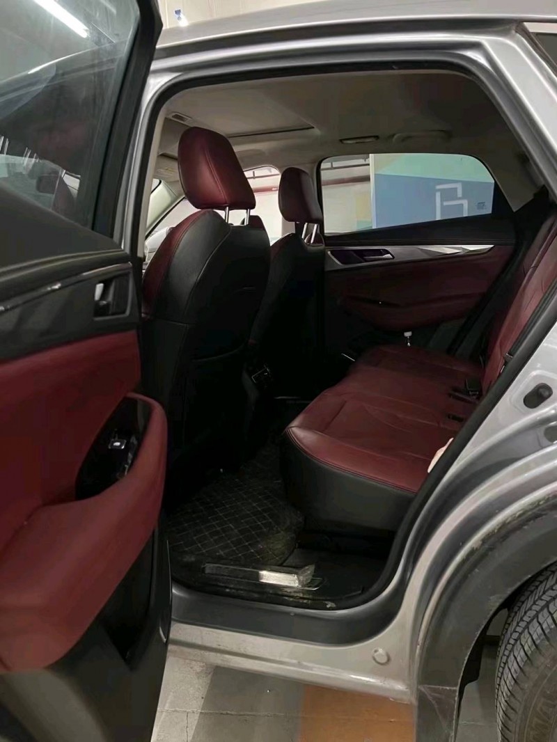 重庆23年长安汽车CS856