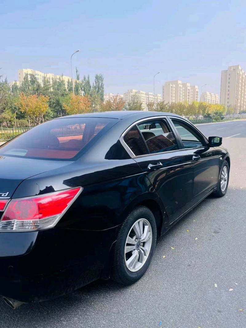 青岛10年本田雅阁9