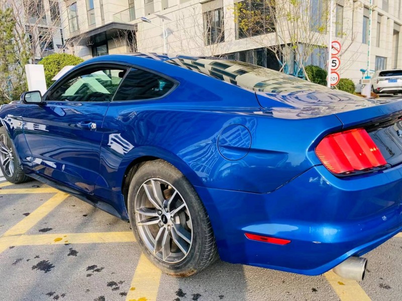 青岛17年福特野马5