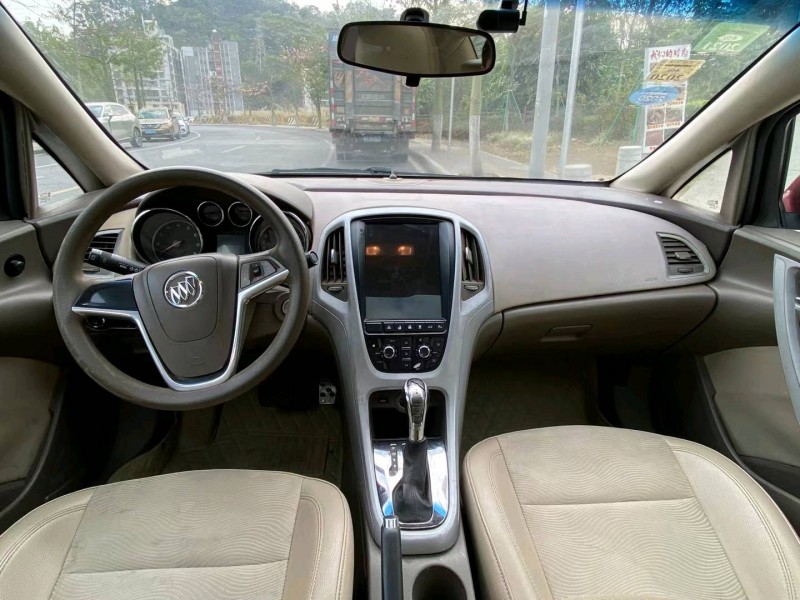 广州13年别克英朗GT7