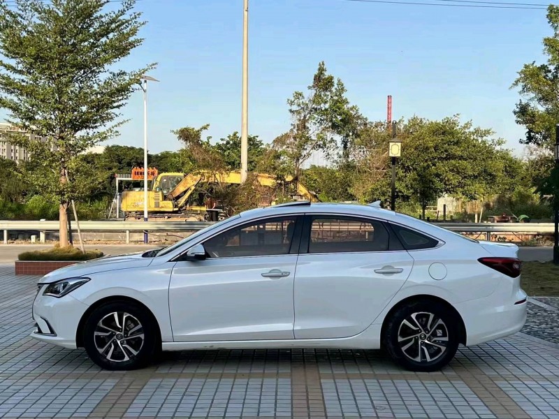 邯郸18年长安汽车逸动2