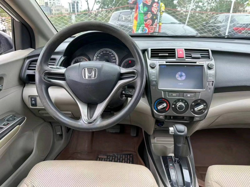 汕头14年本田锋范4