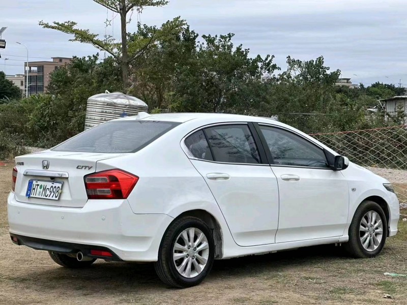 汕头14年本田锋范8