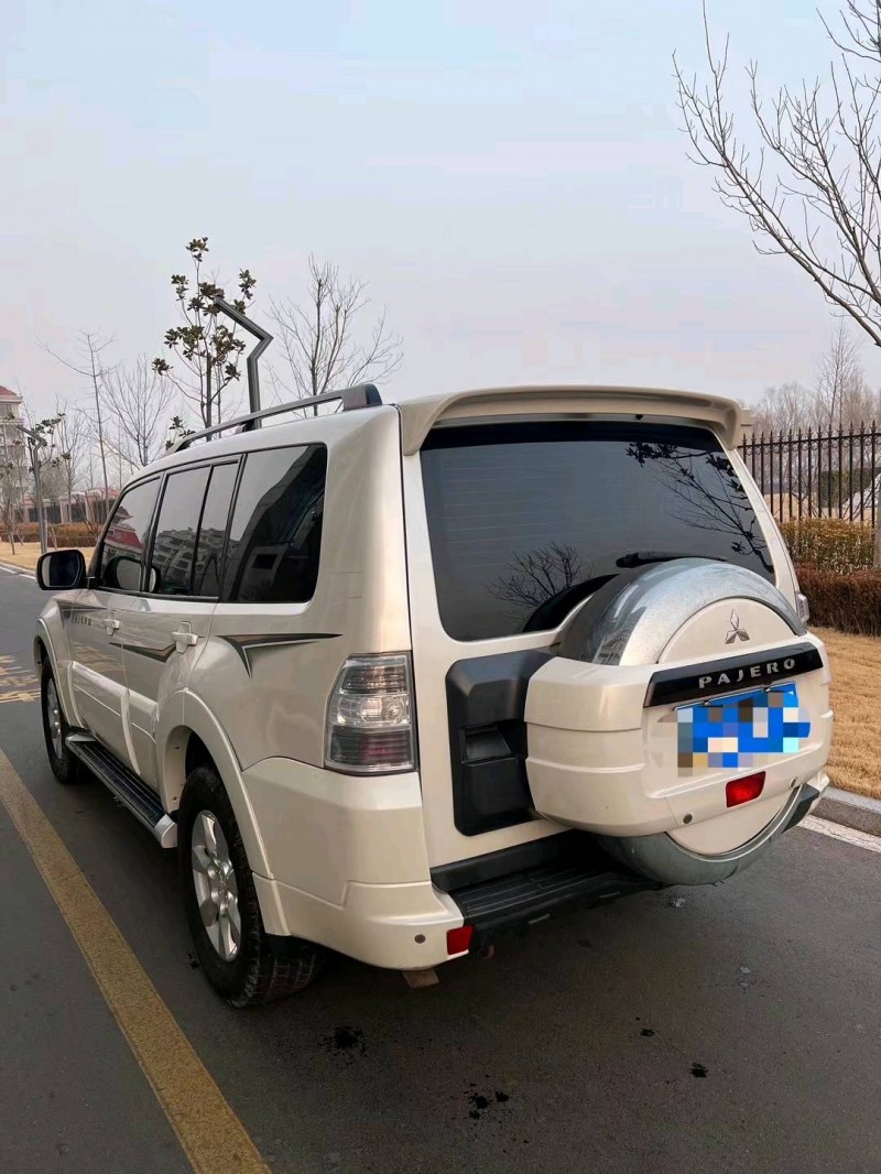 东营14年三菱帕杰罗4