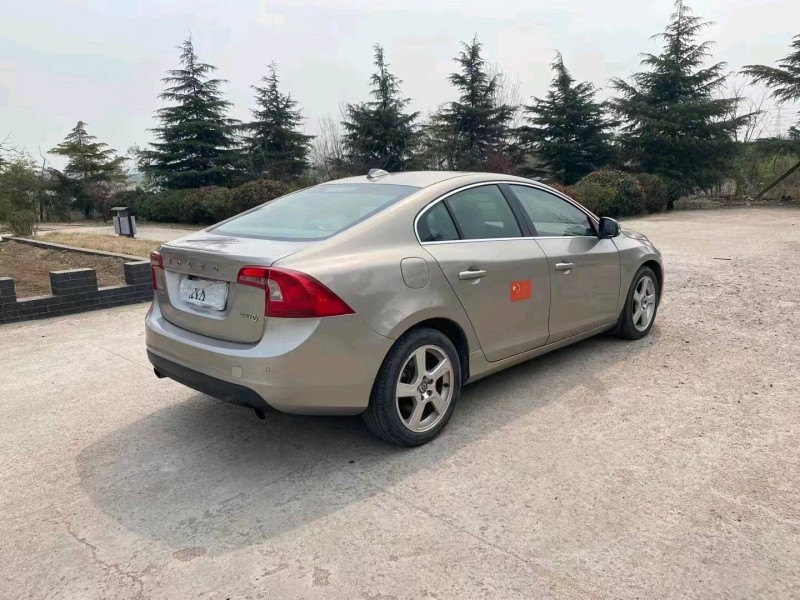 青岛12年沃尔沃S60L7