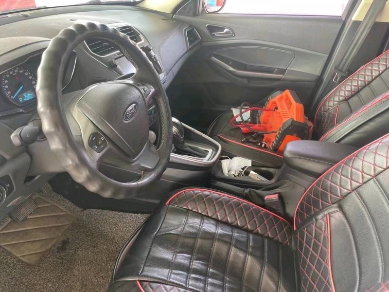 菏泽17年福特福睿斯4