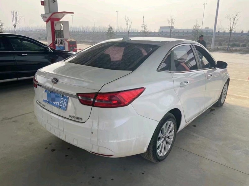 菏泽17年福特福睿斯7