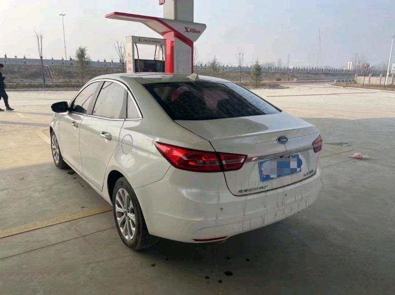 菏泽17年福特福睿斯8