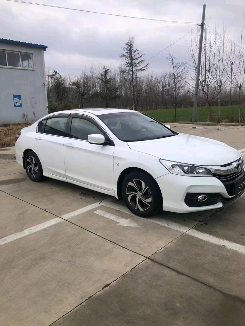 常州16年本田雅阁3