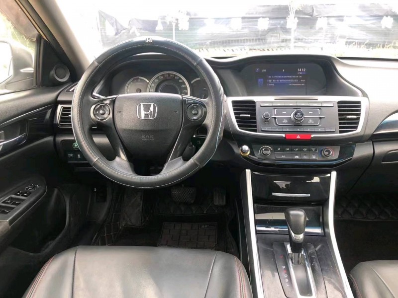 常州16年本田雅阁4