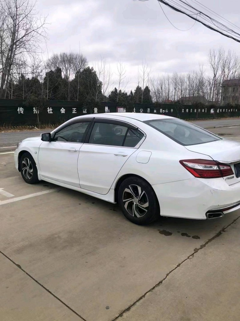 常州16年本田雅阁6