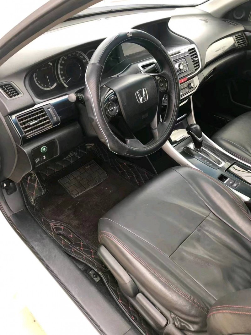 常州16年本田雅阁7