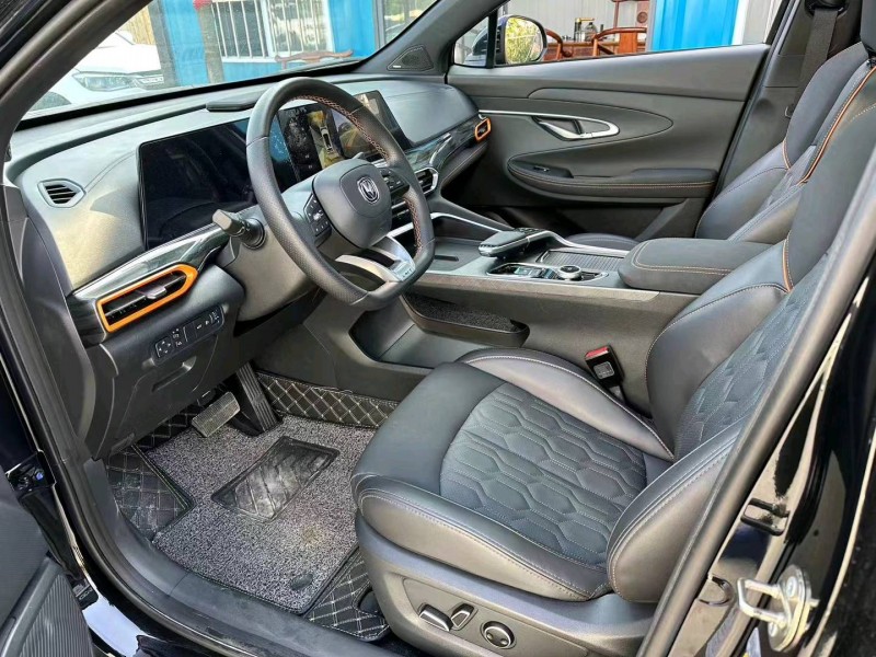 汕头21年长安汽车UNI-T4