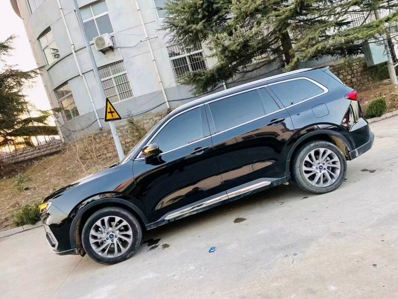 东营23年福特领裕2