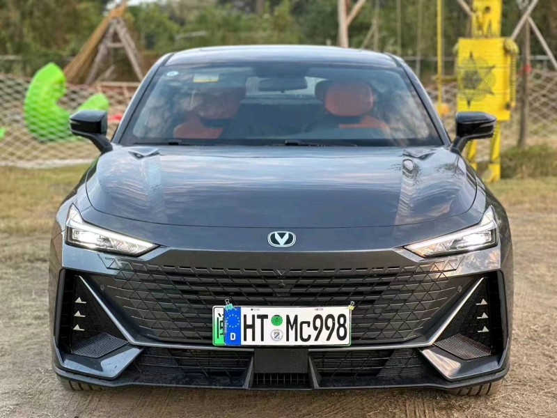 汕头23年长安汽车UNI-V1