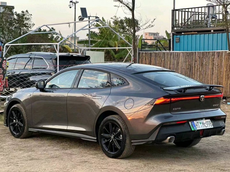 汕头23年长安汽车UNI-V7