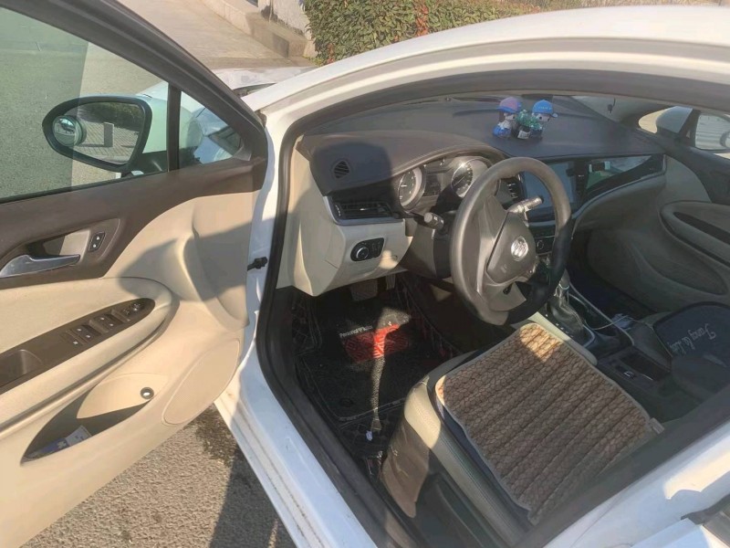 临沂17年别克威朗5