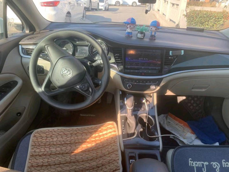 临沂17年别克威朗6