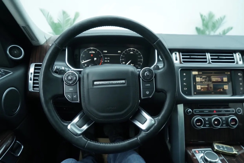 济南16年路虎揽胜行政5