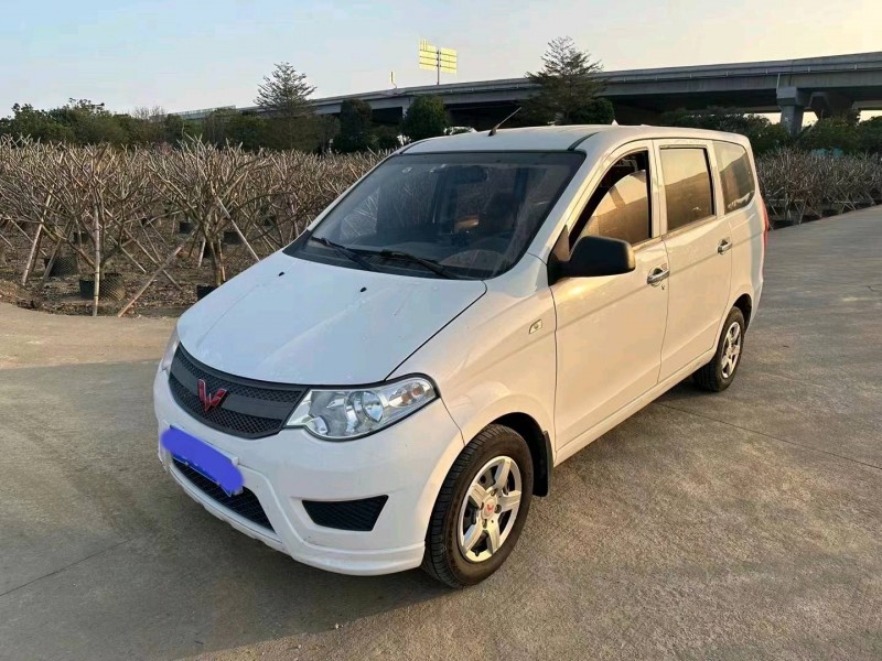 汕頭18年五菱汽車宏光5