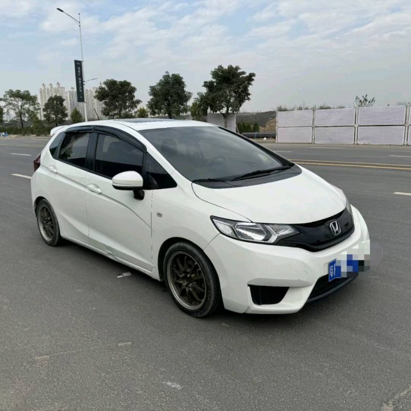 深圳17年本田飞度8