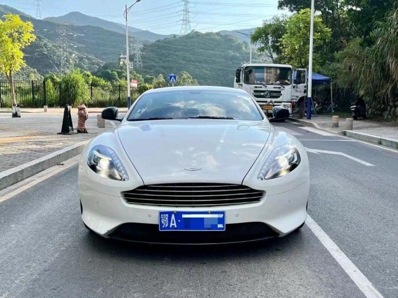 珠海15年阿斯顿·马丁DB91